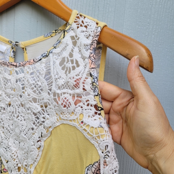 Maurices Yellow Floral Crochet Top Size Small - Picture 3 of 6